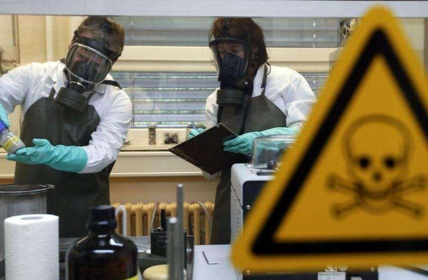 俄高官提出指控,称新冠或是海外国家,对中国埋设的“生物地雷”