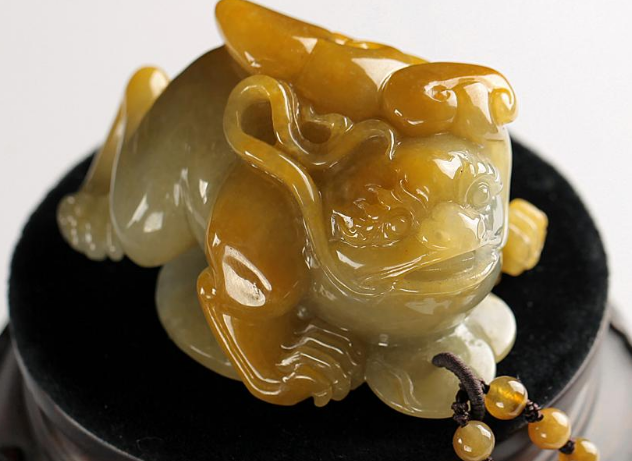 翡翠|翡翠寓意那么多,那些喜欢做生意的女强人,适合佩戴什么样的翡翠