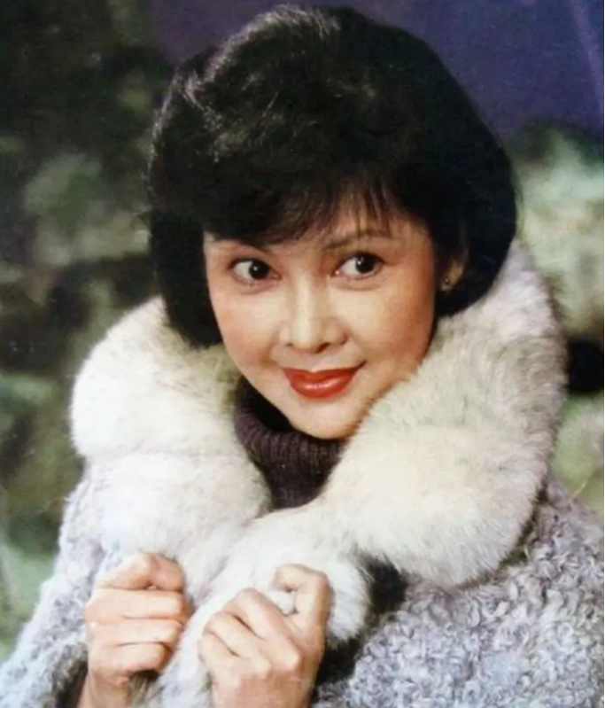 陈思思|“狠人”陈思思:做不了你的妻子,就做你的婶婶