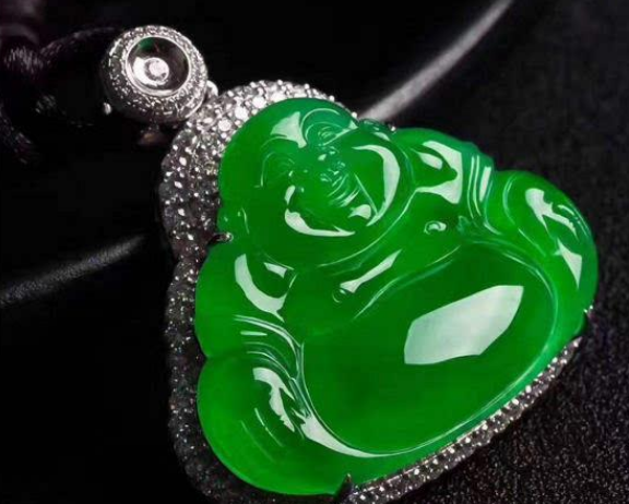 翡翠|要对翡翠有一定了解后，然后再出手去购买，才能买到好的宝贝