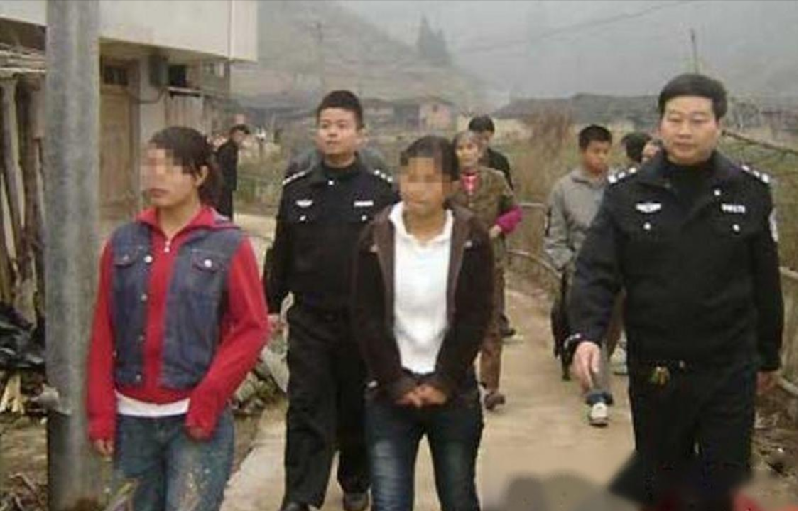 17岁湖南少女被拐,转手把人贩子卖给老汉当媳妇,法院判决大快人心