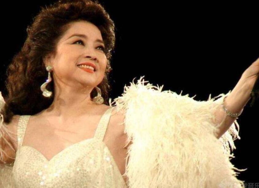 徐小凤|为保留中国国籍，她不惜与丈夫离婚，如今70岁孑然一身受到众多明星的照顾