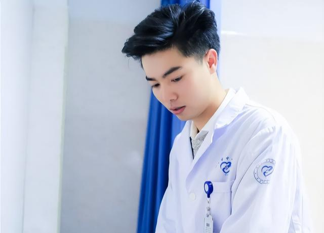 医生|丈母娘眼中“最佳女婿”职业，榜首是真抢手，公务员只能退位让贤