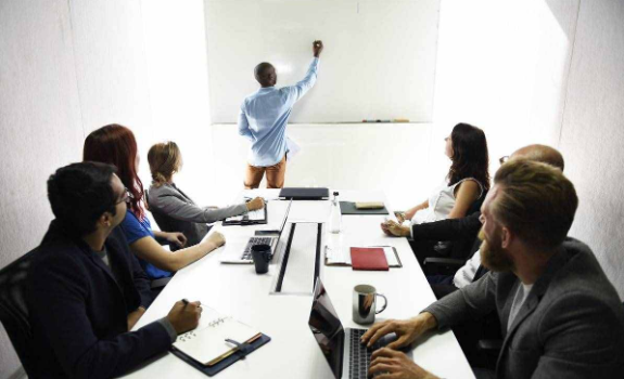 |职场中要学会交际