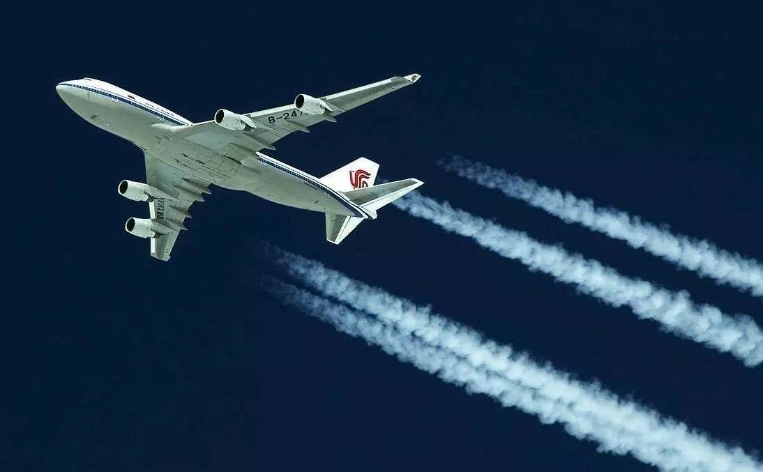 南昌天空飞过不明飞行物体,是中国空天飞机吗?