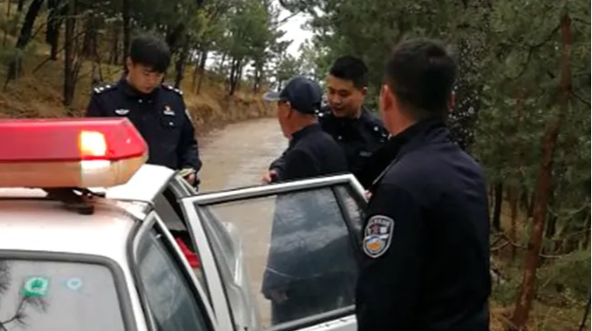 17岁湖南少女被拐,转手把人贩子卖给老汉当媳妇,法院判决大快人心