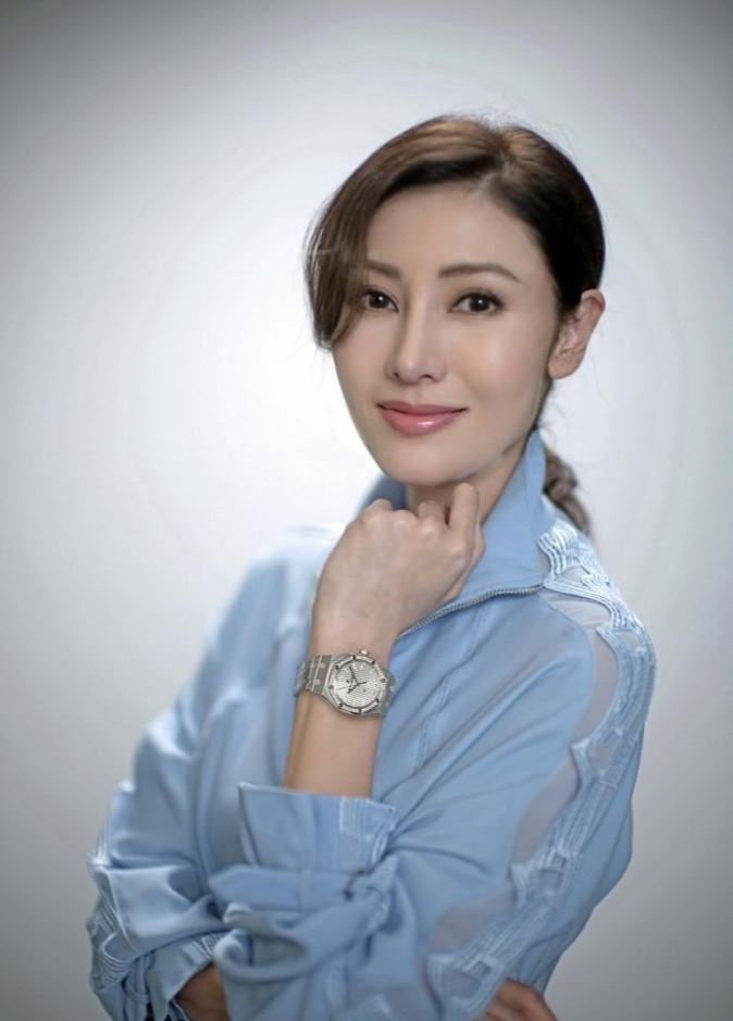 凯特王妃露脸10分钟万元红裙卖爆，米兰达可儿也红裙气质差老远