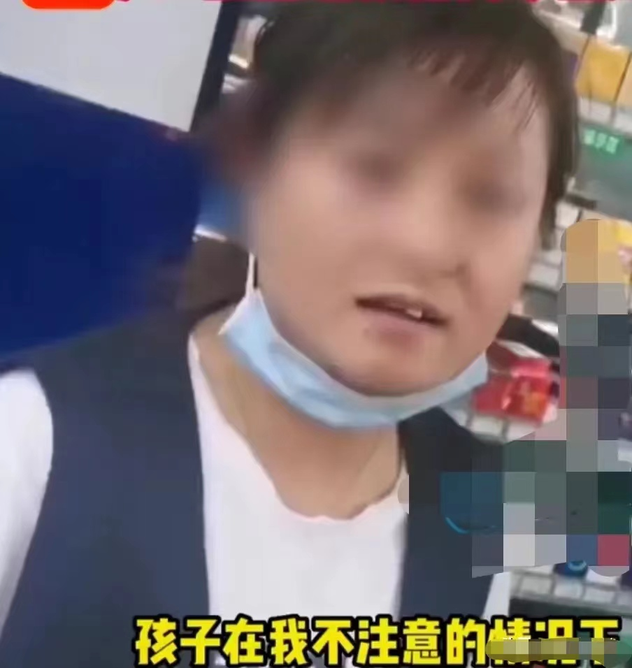 辽宁沈阳,8岁男孩偷拿父母钱,花800元买奥特曼卡片,家长前去退款遭拒