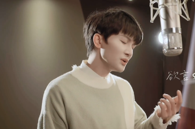 周深|周深:最有“2”的日子最“在意”,年度第10首歌唱尽人间悲与喜