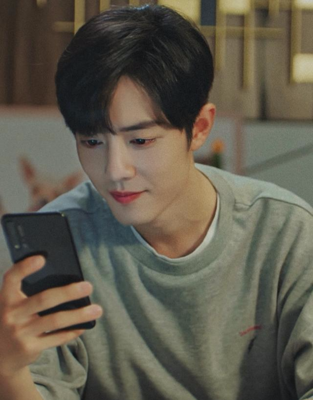 肖战|肖战、杨紫拍立得签名照，15号放送