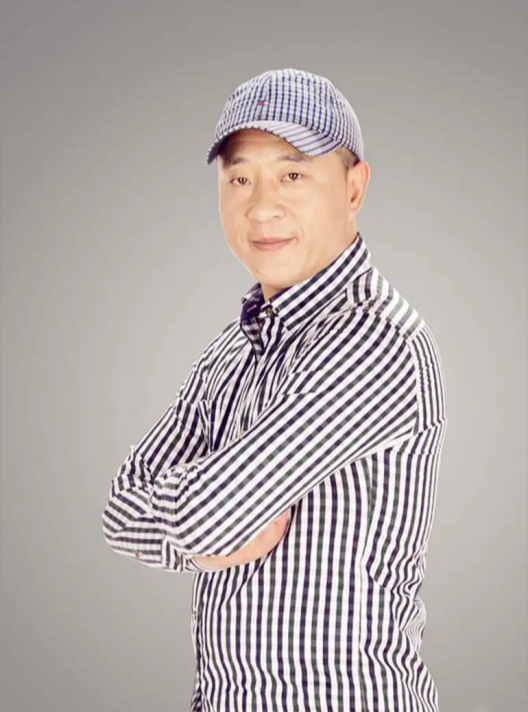 赵本山|赵本山8位徒弟现状，住桥洞，回乡务农，街头卖菜