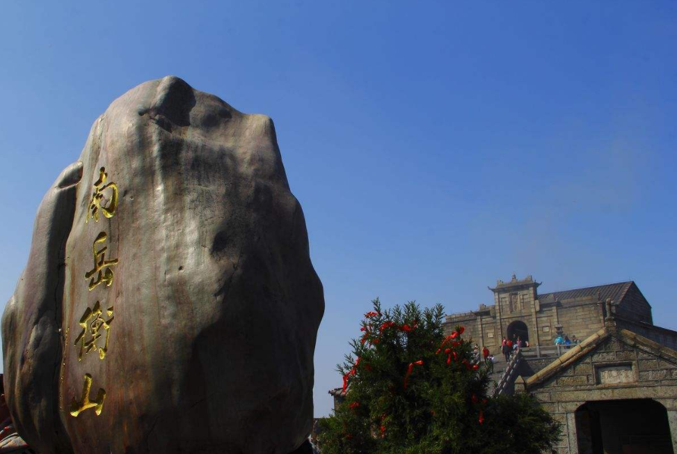 游乐场|合适的家庭旅游，不光爬山是个好的想法，一起带上家人一起去体验