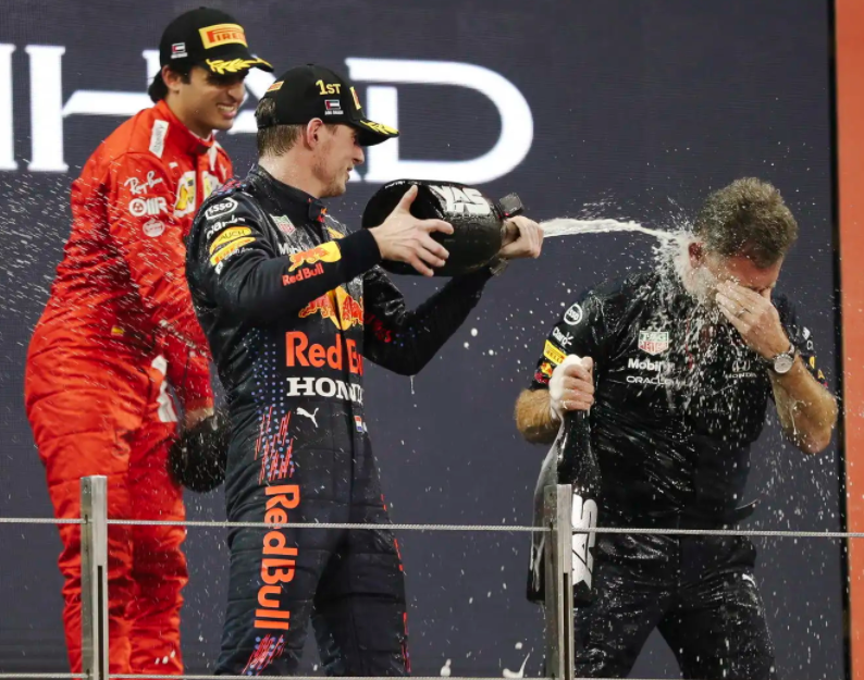 周冠宇|F1沙特站：中国车手周冠宇遭处罚排名11 维斯塔潘夺冠