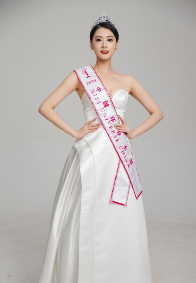 孙铭徽|孙铭徽女友曝光！她是环球小姐中国区总冠军，和张镇麟女友是校友