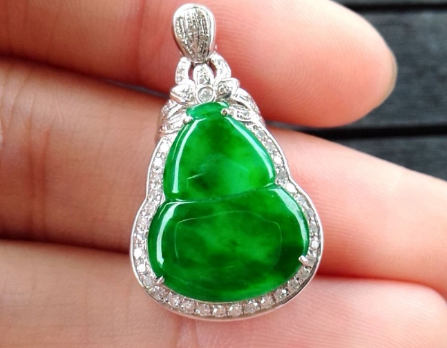 翡翠|色根影响种水，二者相互联系，对于翡翠饰品的影响非常大