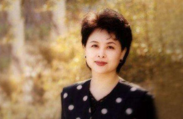 免疫系统|“铁面美人”肖晓琳，因肠癌去世，提醒：预防肠癌少吃这些食物