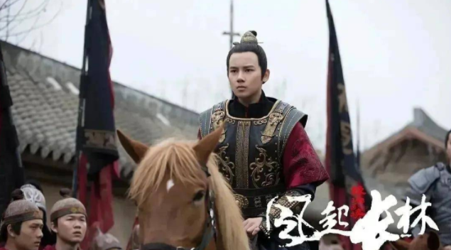 胡先煦|他在观众眼中仿佛还没有长大，没想到宣布恋情了，瘦下来的胡先煦实在是太帅气了