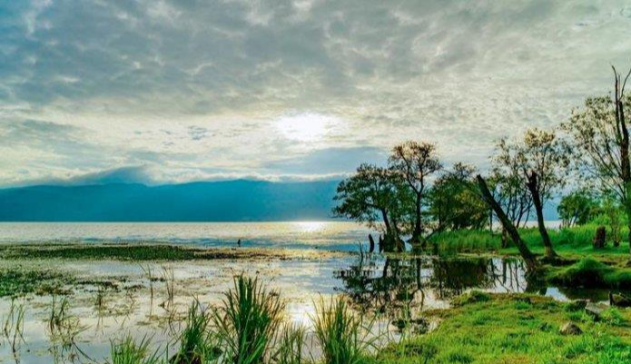 露营|八月份国内9大旅游最佳去处,黄果树瀑布上榜!快快安排吧!