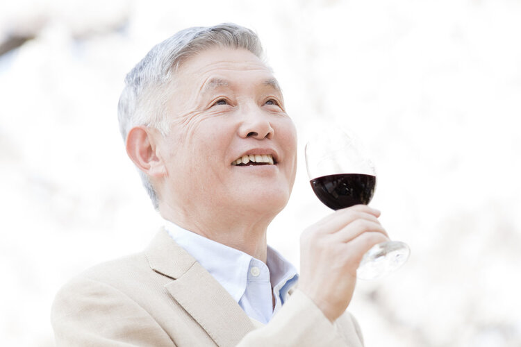 穴位|提醒爱喝酒的人：酒后若出现3种不适，是身体在提醒你该戒酒了