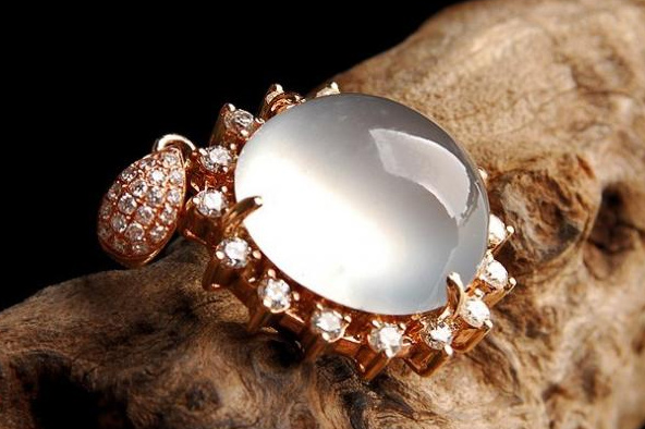 翡翠|假如收藏翡翠有段位，下面这三个段位，你是哪一个段位呢？