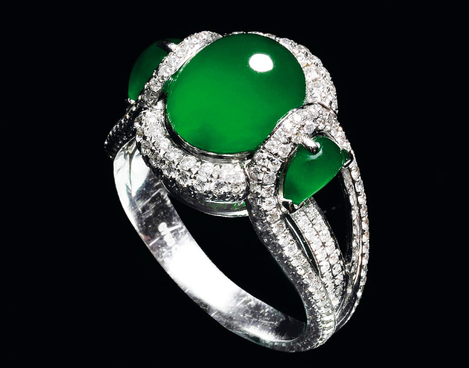 翡翠|翡翠已经成为了收藏品，它的价格持续走高，只因资源短缺不能再生