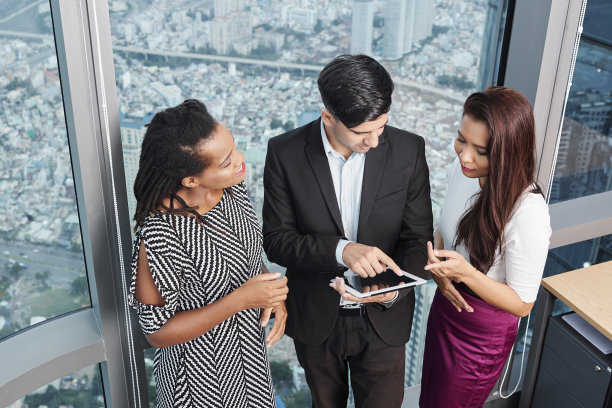 |做事成就别人,做人成就自己