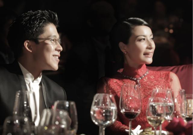 郭晶晶|3亿彩礼下嫁霍家，婚礼连换12套百万礼服，郭晶晶到底凭什么？