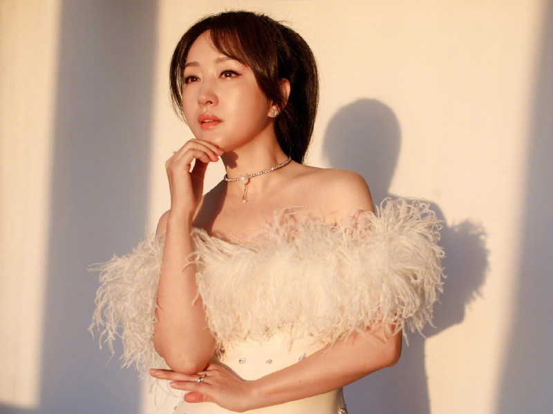 杨钰莹|善解人意的杨钰莹，歌甜人美真女神，事业顺利感情未知