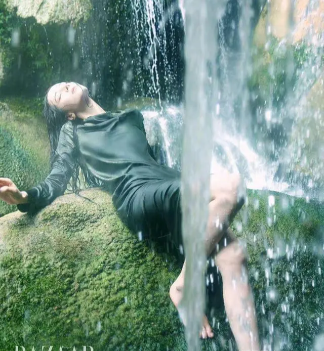 汪小菲|翻车？迪丽热巴越看越像人猿！时尚芭莎摄影师公开素颜无修图反怼