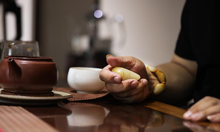 |人与玉，缘相连