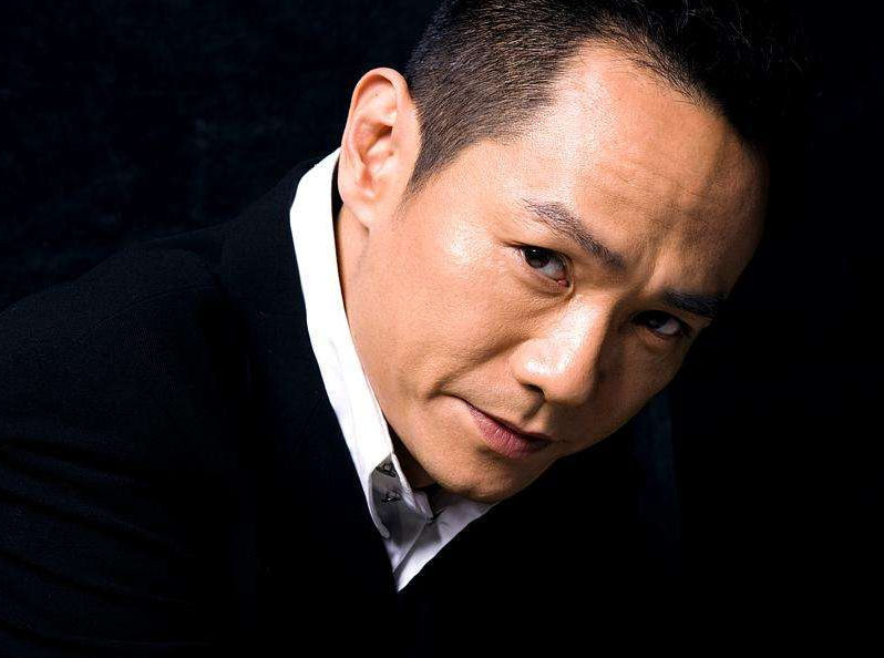 果靖霖|果靖霖为表演注入灵魂,是英雄也能是渣男,用小角色演绎多变人生