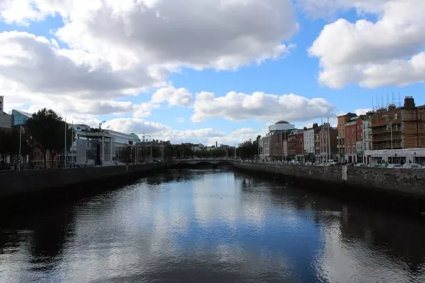 夏威夷岛|全球最出名的海港城市，是美国和夏威夷岛之间的一座海港城市