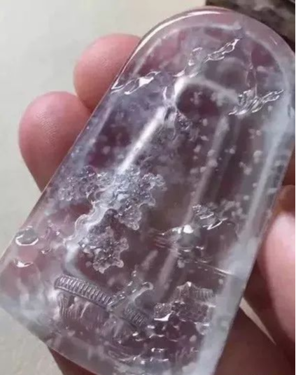 |有棉不好，水头不行，有瑕疵！但这种翡翠的棉全世界抢着要！