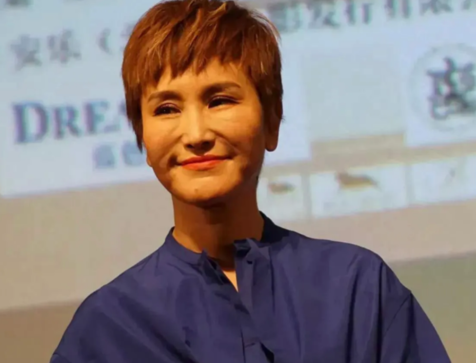 整容|在当奶奶的年纪整容，如今脸垮得没眼看，这些女星肠都悔青了吧