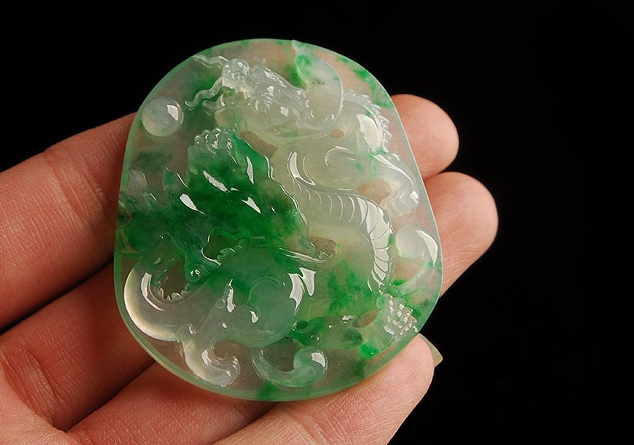 翡翠|喜欢变种的翡翠有哪些？遇到这几种翡翠要避开，以免入坑