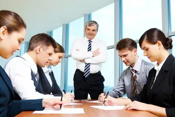 招聘|这三件事,领导肯定不会再和你亲近