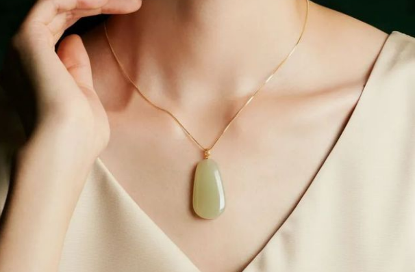 |和田玉虽珍贵,也有品质高低之分,什么类型的和田玉最适合收藏?