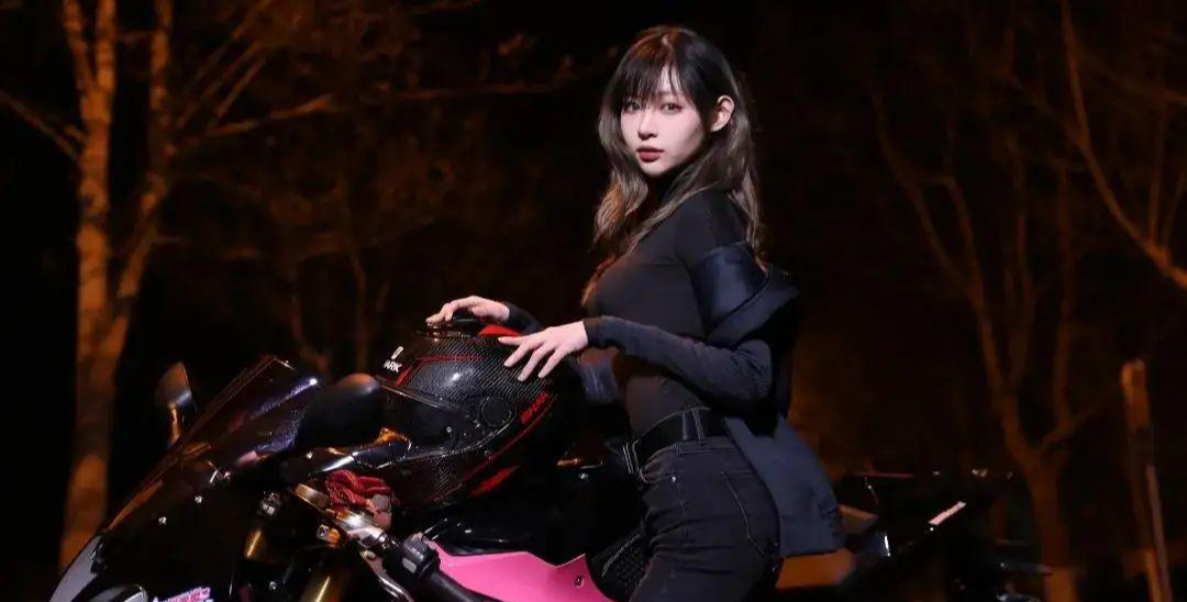 |痞幼再发擦边换装视频,网友:离账号被封不远了