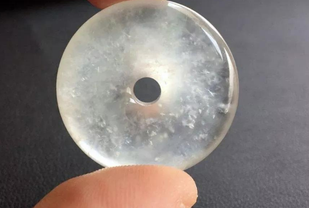 翡翠|翡翠的冰渣渣是什么?跟种水有关系吗?似乎关系并不大