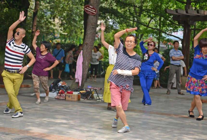 血糖|数名院士联合呼吁:停止饮用“1水”,或是血糖“加速器”,趁早丢掉
