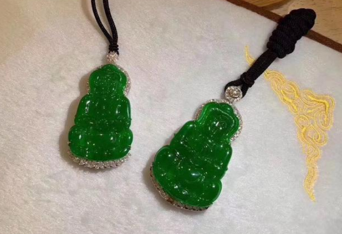 翡翠|新手小白的疑问：刚买的翡翠需要开光吗？我来告诉你答案！