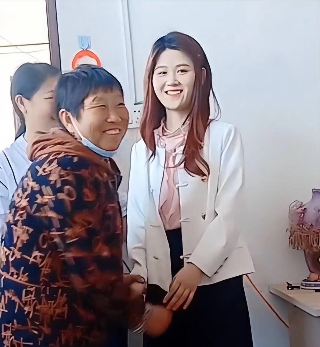 朱之文|大衣哥一家过端午，带新儿媳妇吃团圆饭，全家盛赞新儿媳