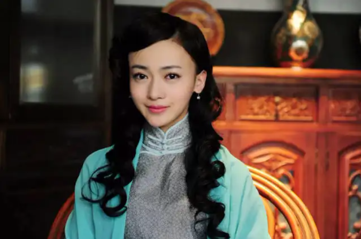 吴谨言|于正当年签吴谨言而没选袁冰妍，除了没钱，还有一个原因