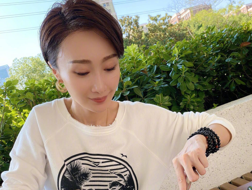 肖涵|短发女神肖涵，因饰演张翰姐姐走红，身材颜值太出众！