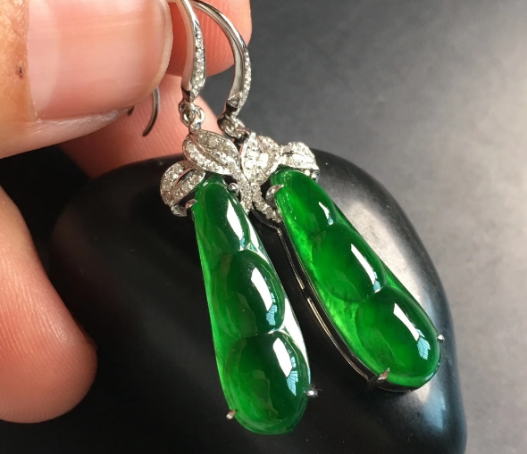 翡翠|随着翡翠的价格不断高涨,假的翡翠越来越多,买的时候一定要注意