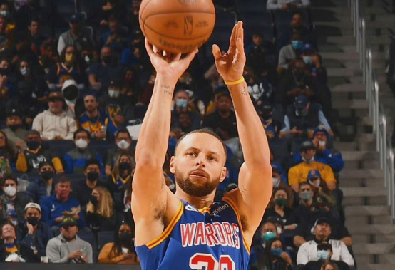 斯蒂芬·庫里|爆冷！勇士加時(shí)不敵殘陣步行者，庫里空砍39+5+8，克萊12分低迷