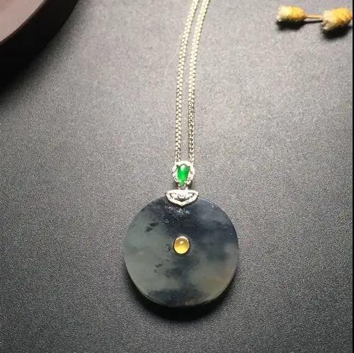 翡翠|乌鸡种翡翠值钱吗,和墨翠有什么区别?