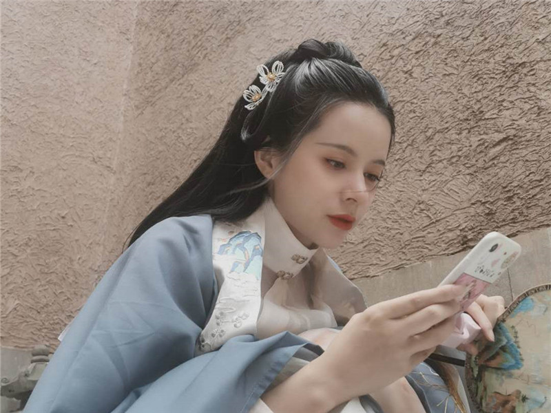 朴载相|现在的汉服知名模特，原来参加过灰姑娘节目，中俄混血气质惊艳