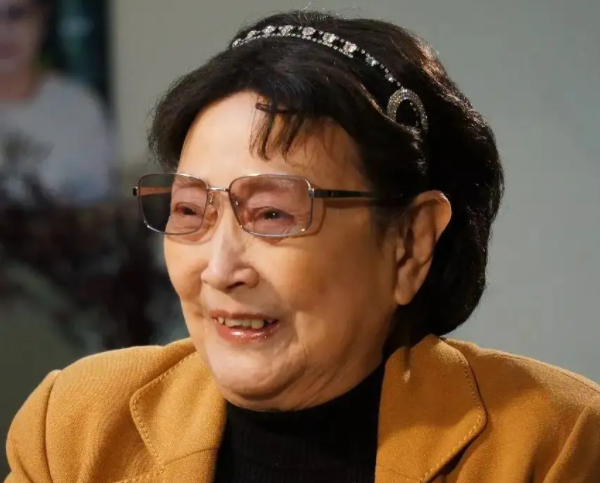 王晓棠|王晓棠：儿子17岁离世，14年后丈夫也离开，忍痛继续生活