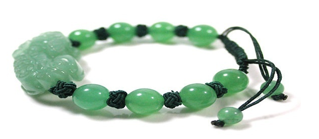 翡翠|翡翠为什么只能够手工雕刻，却不能流水线生产，也没有自己的品牌